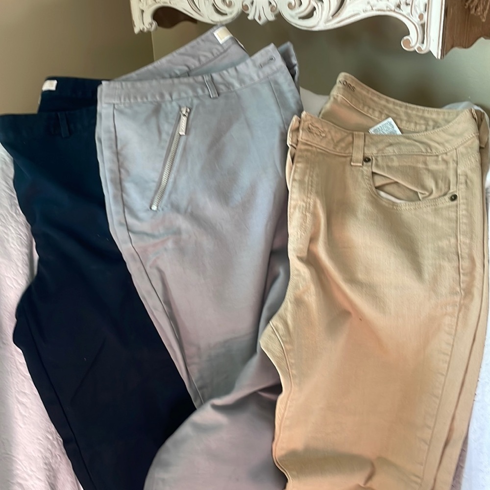 Michael Kors.          Size 12.    Tan. Blue   Gray